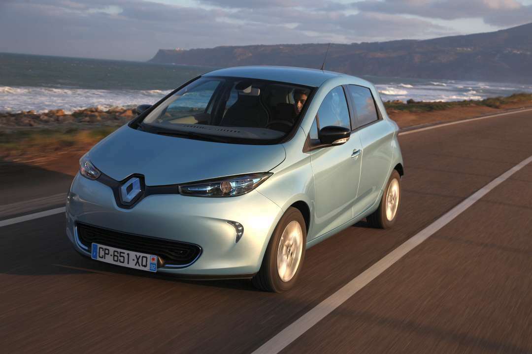 Der Kleinwagen auf Clio-Basis macht auf erster Probefahrt einen ausgereiften Eindruck