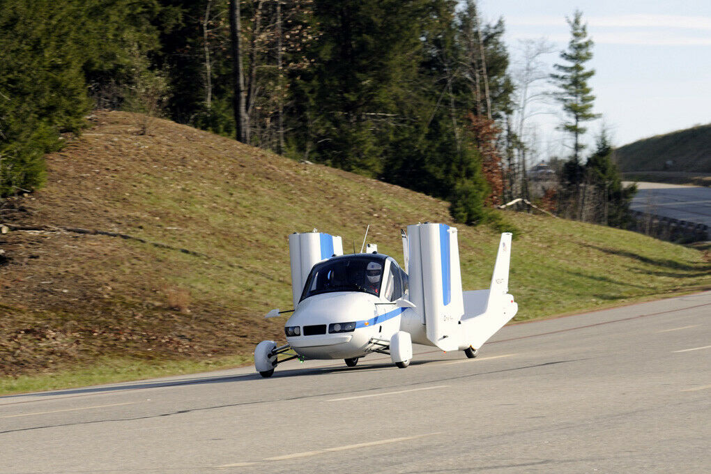 Auf der Straße kann der Transition bis zu 105 km/h schnell fahren