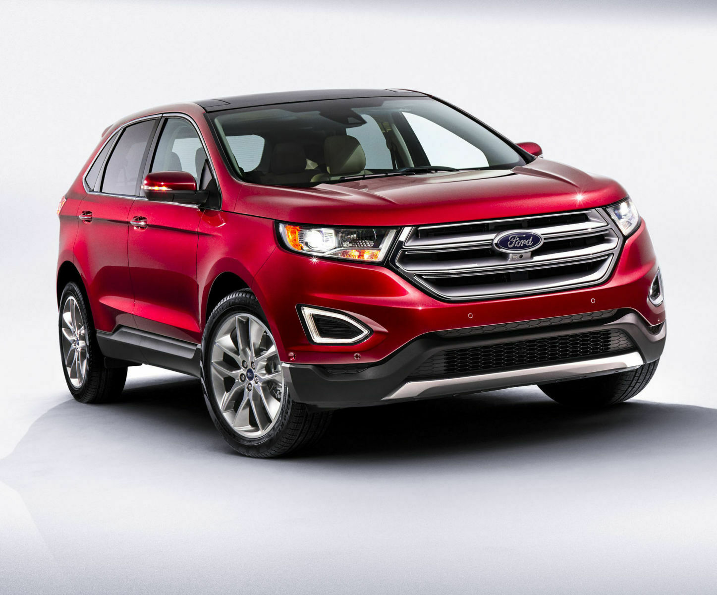 Mehr als 200.000 Exemplare des Edge hat Ford schon weltweit an den Mann und die Frau gebracht, jetzt kommt er endlich zu uns