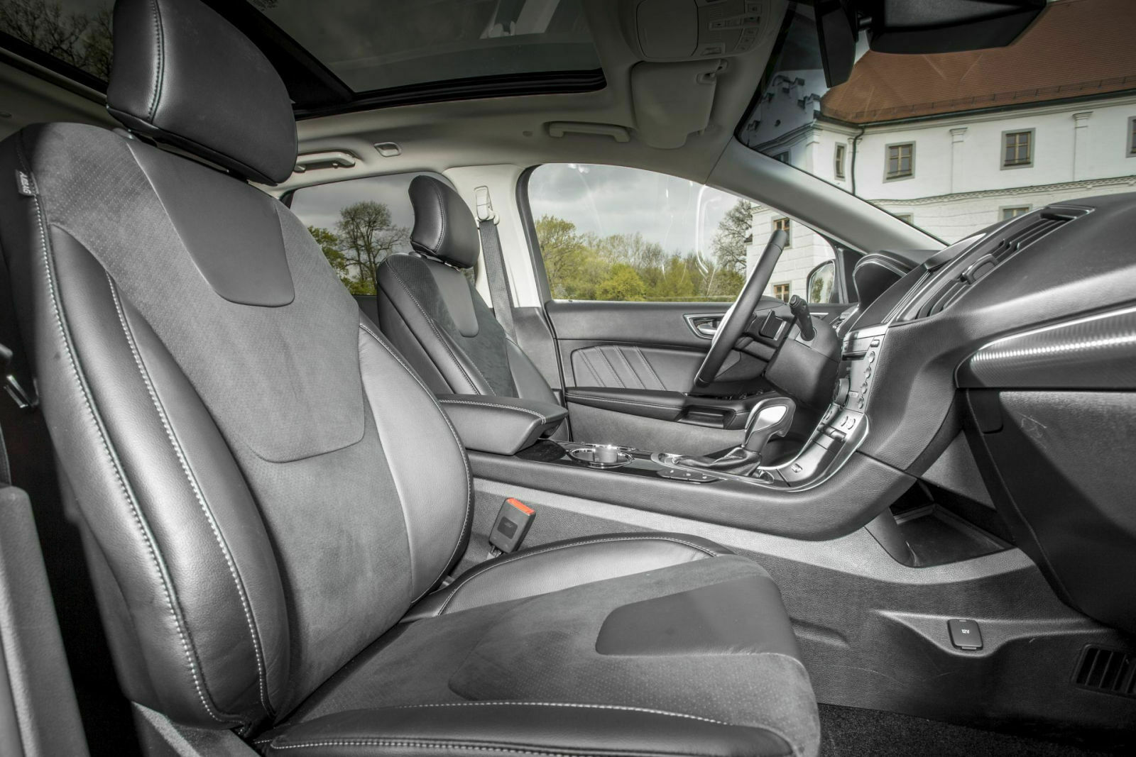 Ford Edge: Vordersitze