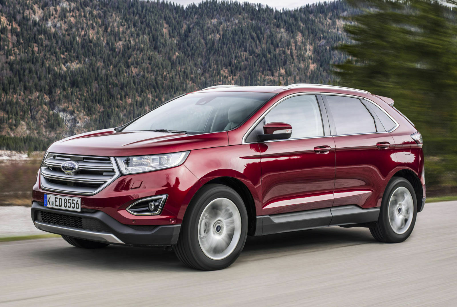 Ford Edge: Kantig und mit großem Kühlergrill wirkt das Ford-SUV schon optisch recht amerikanisch