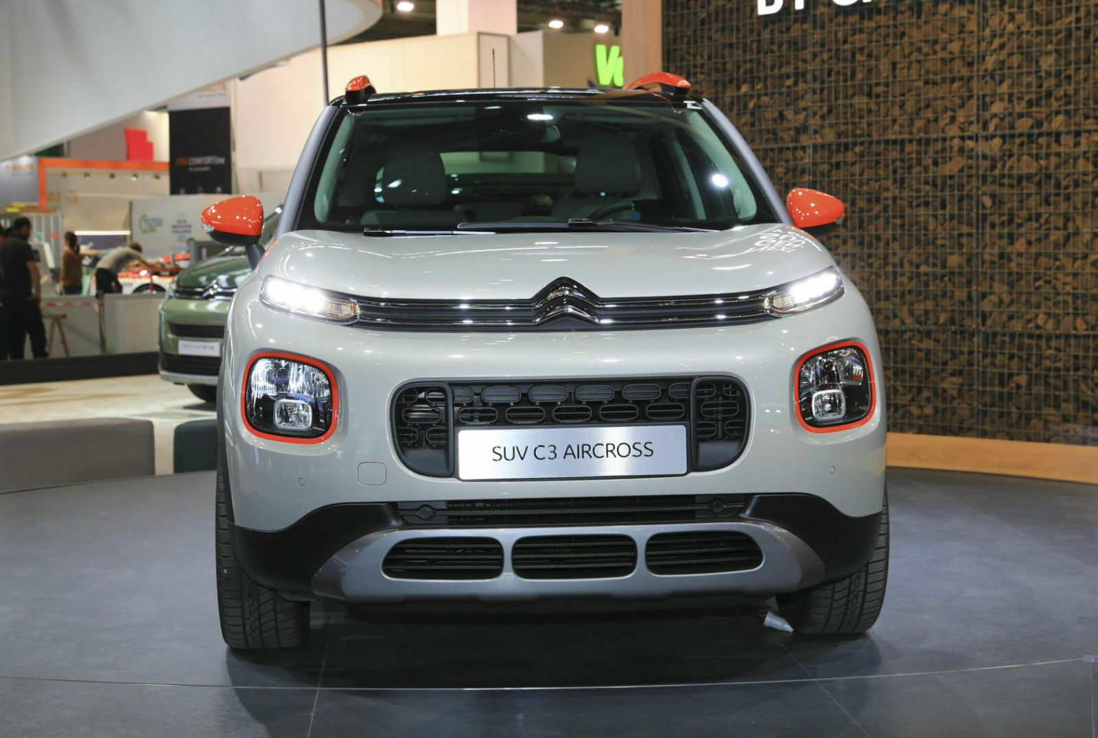 Der C3 Aircross pflegt die neue Designsprache von Citroën, vielleicht etwas kauzig, auf jeden Fall anders und ungewöhnlich