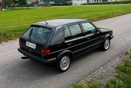 Alle Limited basieren auf schwarzen Syncro-Karosserien mit vier Türen