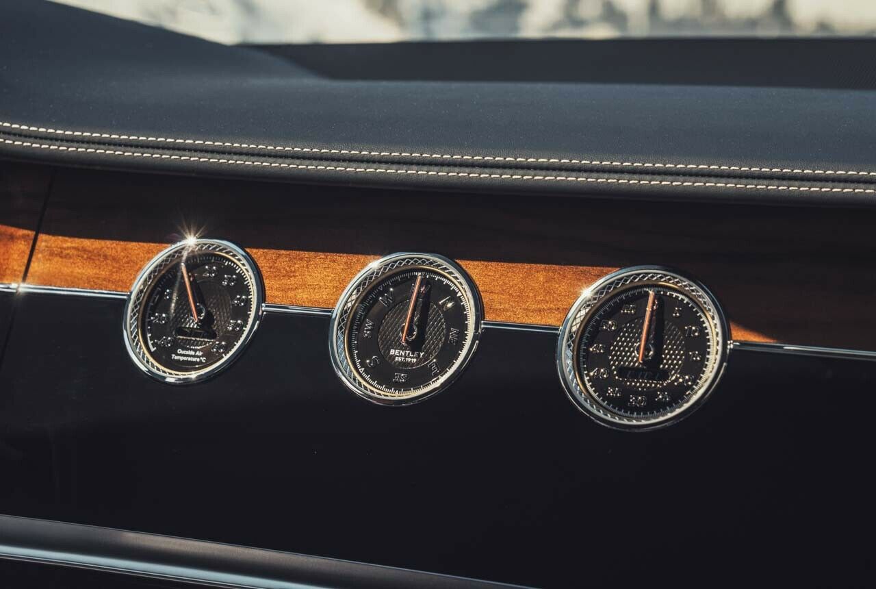 Hübsche Uhren im Bentley Continental