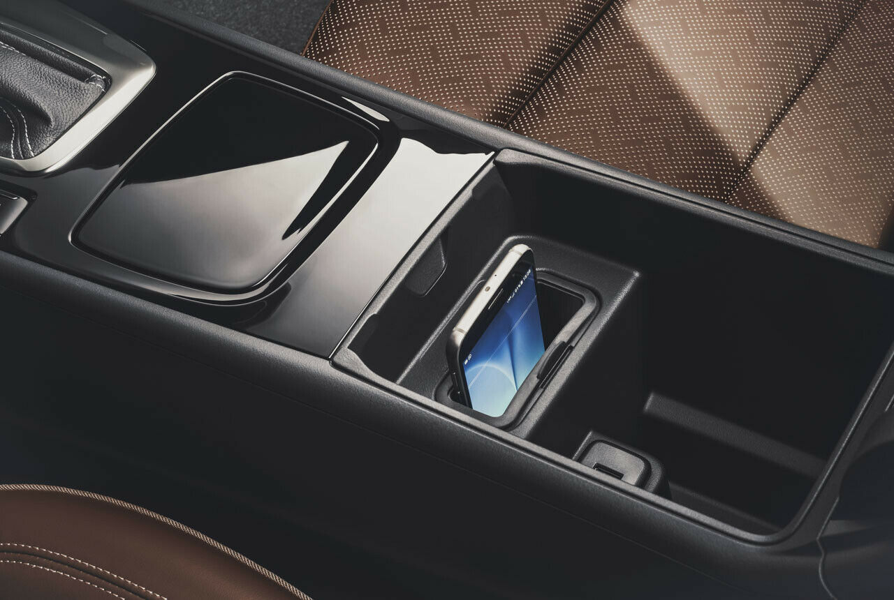 Konnektivität ist bei Opel wichtig: Apple und Android werden serienmäßig unterstützt, kabelloses Laden ist möglich, WLAN wird in den meisten Autos eingebaut sein