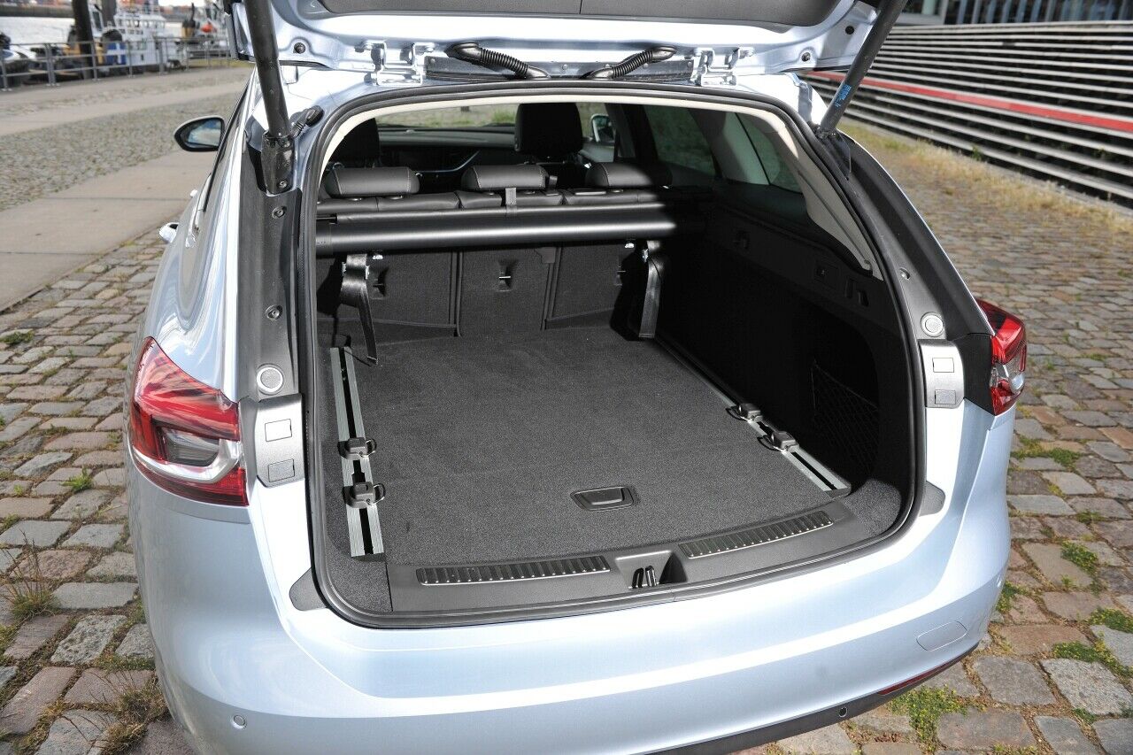 560 bis maximal 1.665 Liter fasst der Kofferraum des Insignia Sports Tourer