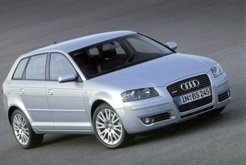 Beim ersten Facelift bekam der A3 den großen Singleframe-Grill. Danach folgten kleinere Details