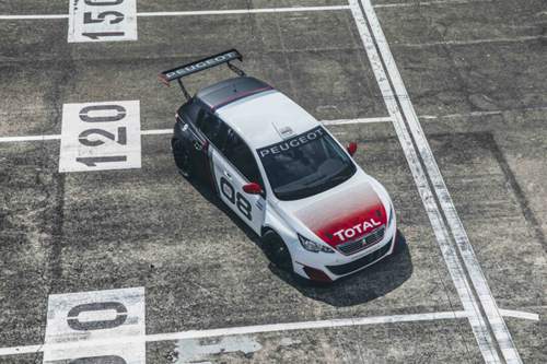 Der Heckflügel des Peuegot 308 Racing Cup wurde an das WTCC-Reglement angelehnt