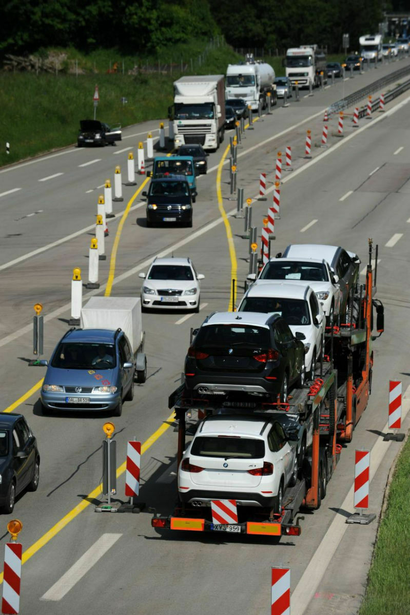 In Baustellen wie hier auf der A8 geht es oft nur langsam voran