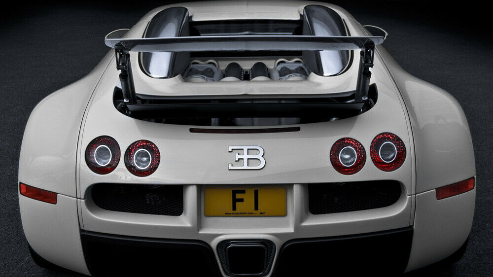 Das teuerste Kennzeichen Englands. Das "F1"-Nummernschild an einem Bugatti von Kahn Design