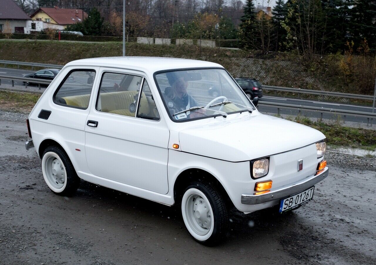 Der kleine Fiat 126p wurde für den Schauspieler restauriert
