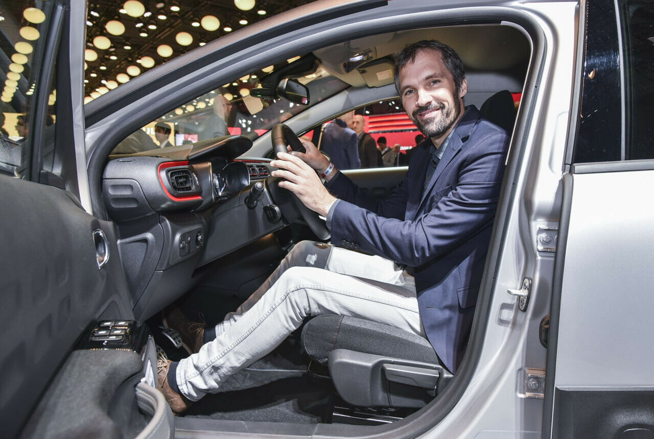 MOTOR-TALK-Redakteur Heiko verschafft sich auf dem Pariser Salon einen Eindruck vom neuen Citroën C3