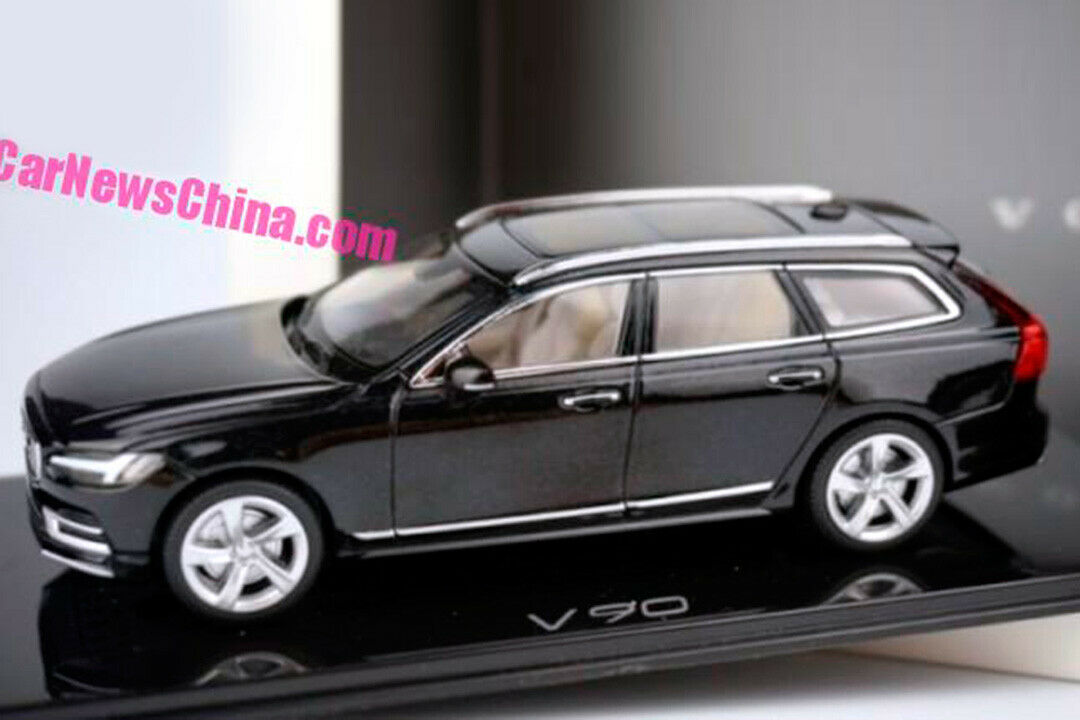 Durchgesickert: Genau wie der Volvo S90 wird auch die Kombiversion V90 zuerst als Modellauto enthüllt