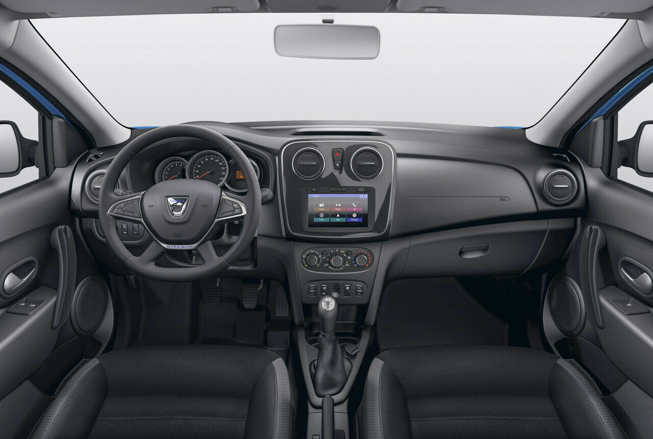 Dacia Sandro Stepway Cockpit: Das Vierspeichen-Lenkrad ist neu