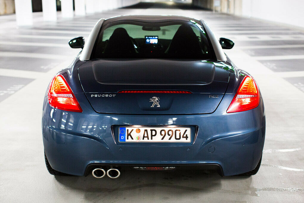 Das Facelift des Peugeot RCZ erhielt modifizierte Rückleuchten.