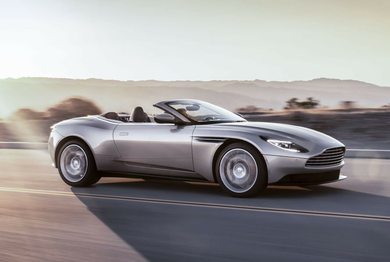 Die Länge des DB11 Volante beträgt 4,75 Meter, die Höhe 1,30 m. Das ist ein Zentimeter mehr als beim Coupé. Die Breite: 1,95 Meter ohne Spiegel