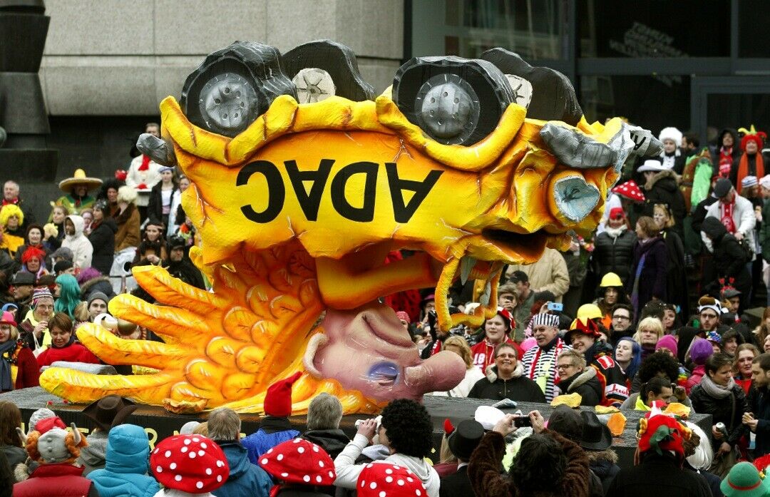 Der Gelbe Engel ist abgestürzt. Zumindest auf dem Düsseldorfer Karneval. In Wirklichkeit verliert der ADAC nur wenig Mitglieder