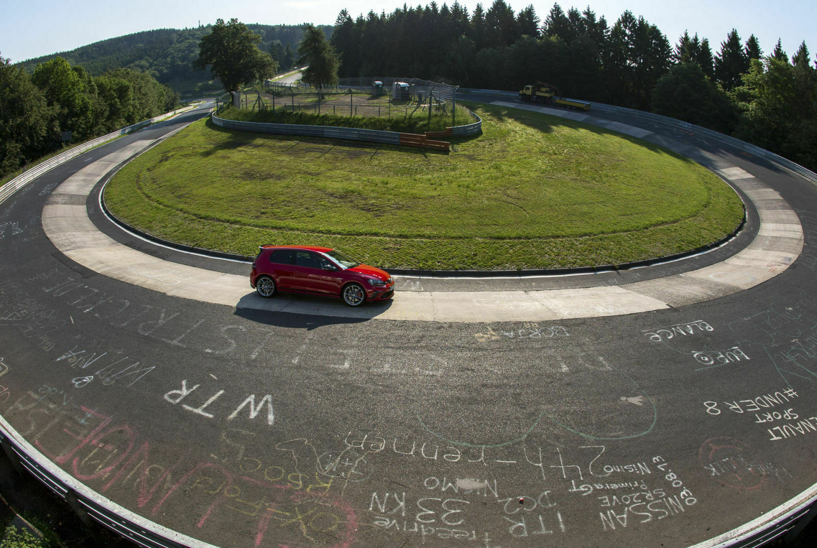 Mit leichtem Vorderwagen lenkt der Golf GTI Clubsport S sehr präzise