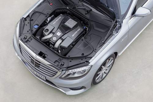Der 5,5-Liter-V8 ist eine Weiterentwicklung des Vorgängers, die weniger verbraucht und mehr leistet