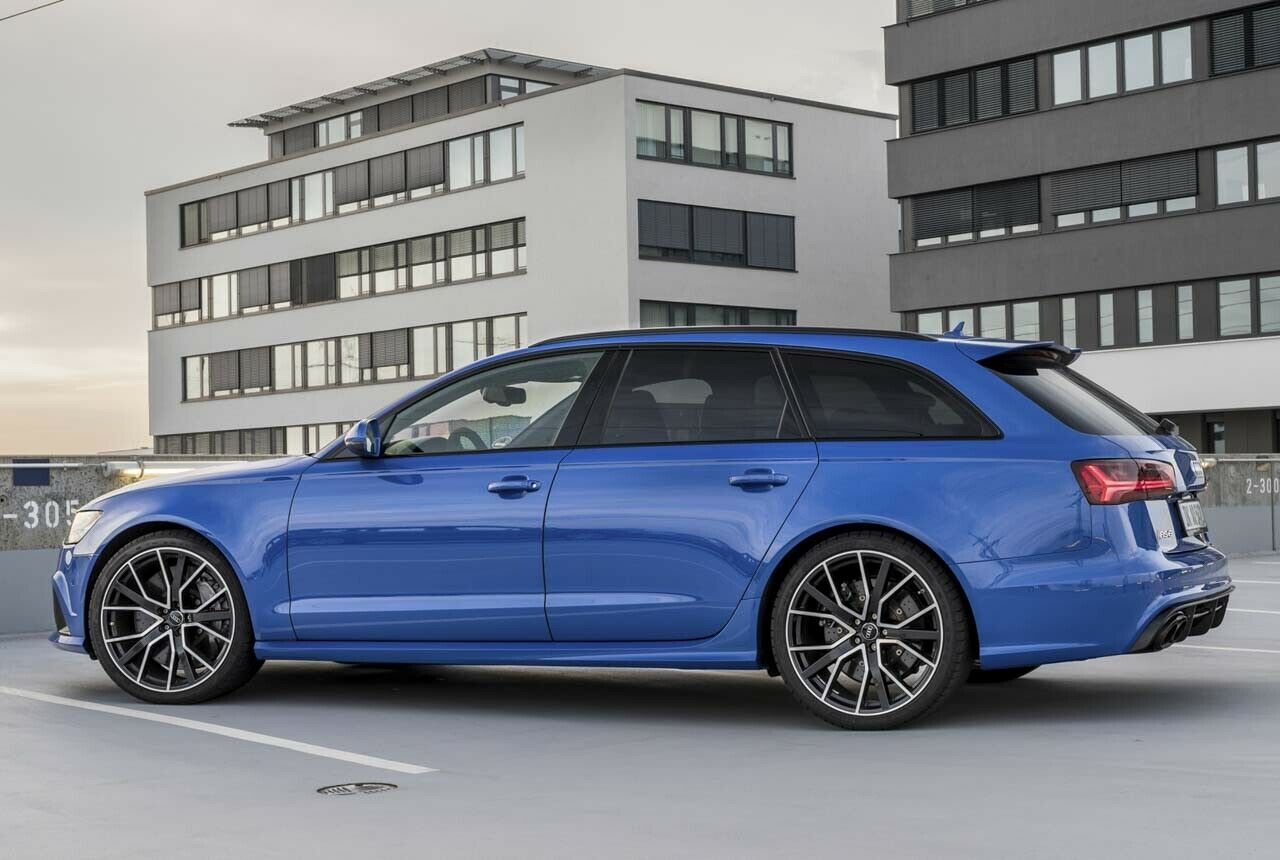 Mit 705 PS und blauem Lack kostet der RS6 mehr als 150.000 Euro