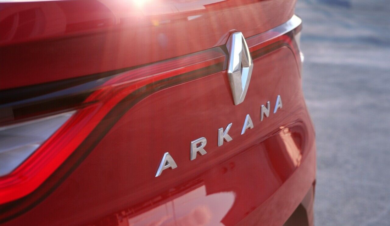 Vorerst zeigt Renault nur den Namen und einen Teil der Rücklichter: Das SUV-Coupé Renault Arkana ist vor allem für den russischen Markt gedacht