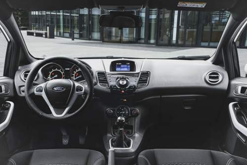 Nach dem Facelift wurde das Cockpit des Fiesta hübscher