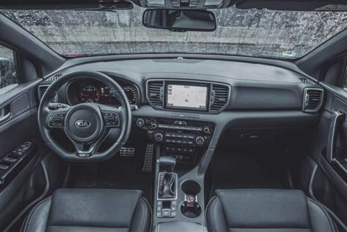 Vorn sitzt es sich gut im Kia Sportage