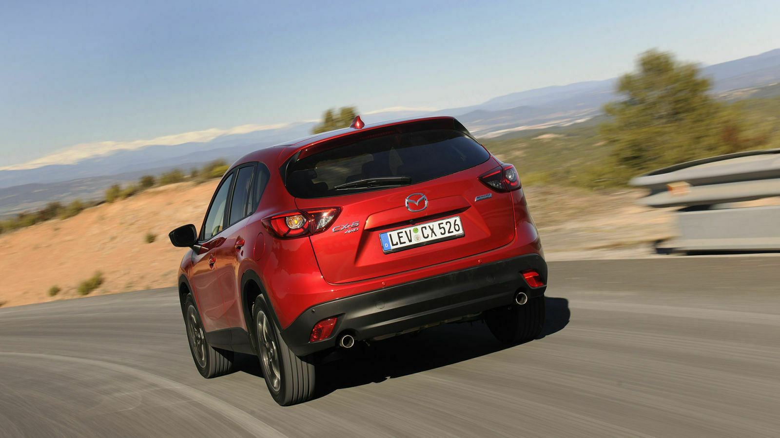 Die Heckleuchten-Grafik des Mazda CX-5 ab 2015 wurde etwas moderner