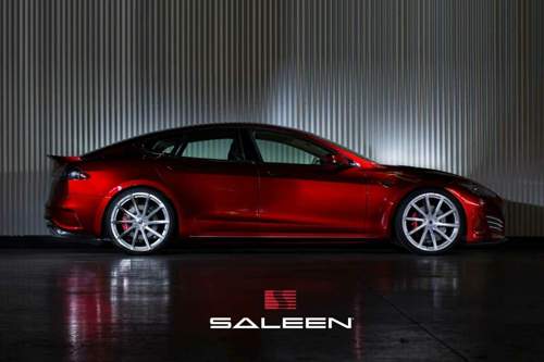 Saleen schraubt 21- oder 22-Zoll-Räder an die Radnaben