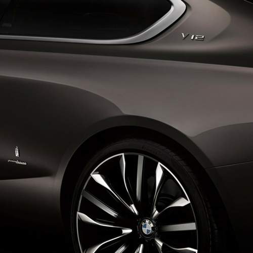 Der Schriftzug verrät: Das Gran Lusso Coupé bekommt einen Zwölfzylinder unter die Haube