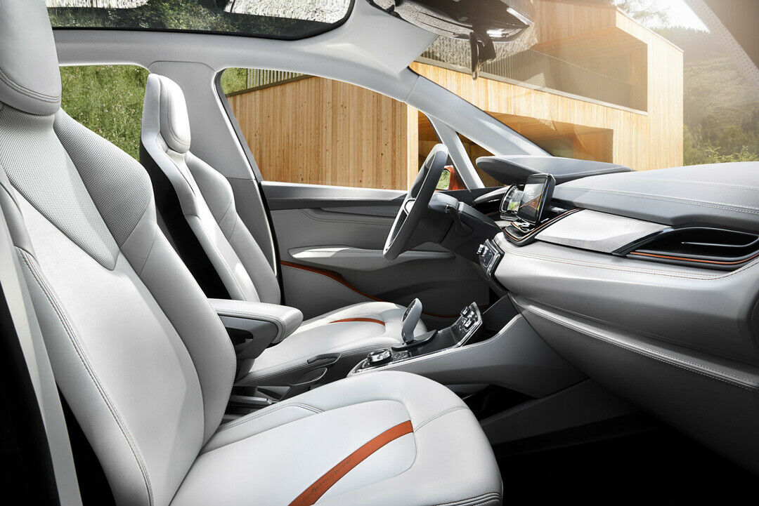 Der lichtdurchflutete Innenraum des BMW Active Tourer Outdoor
