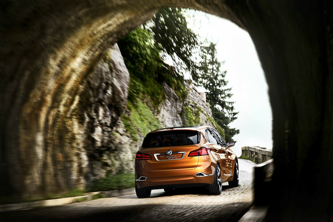 Die Serienversion von BMWs erstem Van startet erst im nächsten Jahr