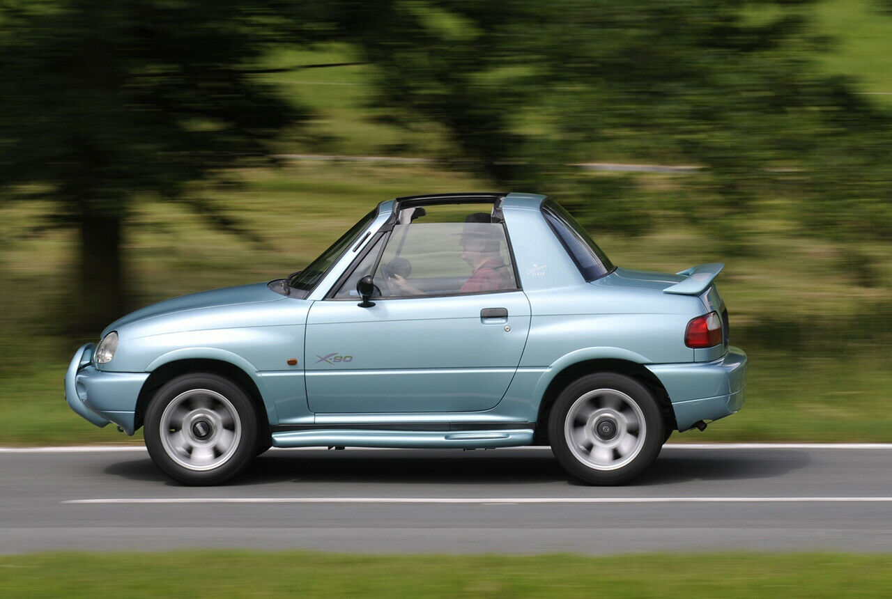 Der Suzuki Vitara X90 verfügt über ein herausnehmbares Targadach