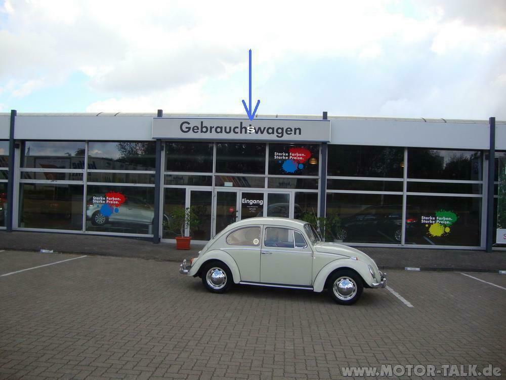 Ein VW Käfer auf großer Fahrt