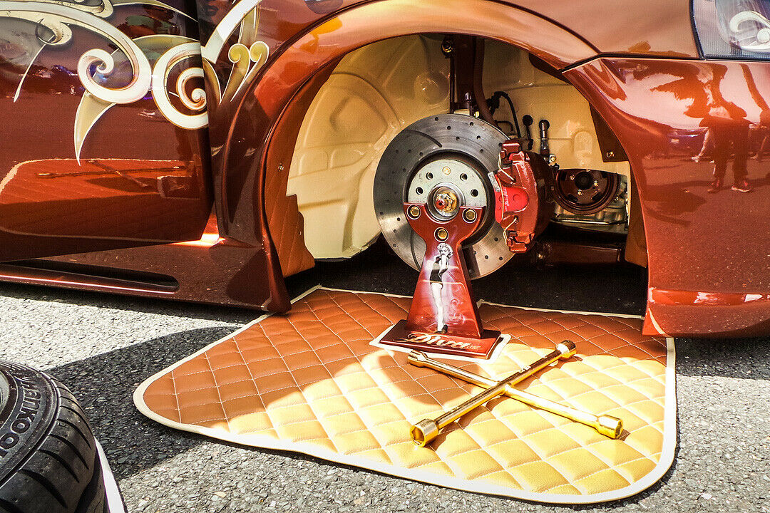 Heißer Kandidat beim Show&Shine. Bei der "Diva" sind die Radkästen von innen mit Leder ausgeschlagen