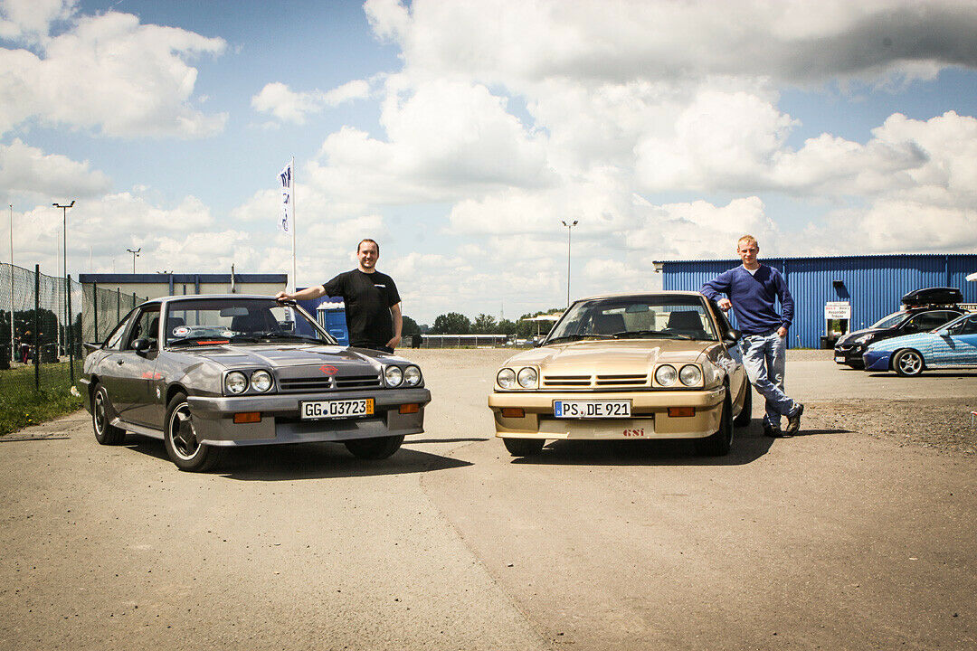 In Oschersleben treffe ich Daniel und seinen goldenen Manta GSi. Neben dem Manta schraubt Daniel auch an einem Käfer