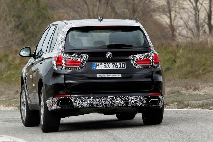 Trotz Batterie schrumpft der Kofferraum des X5 eDrive nur minimal