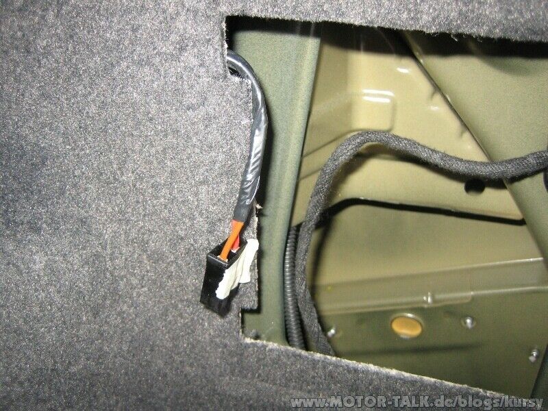 Einbau 12V Steckdose im Laderaum des Astra H Caravan