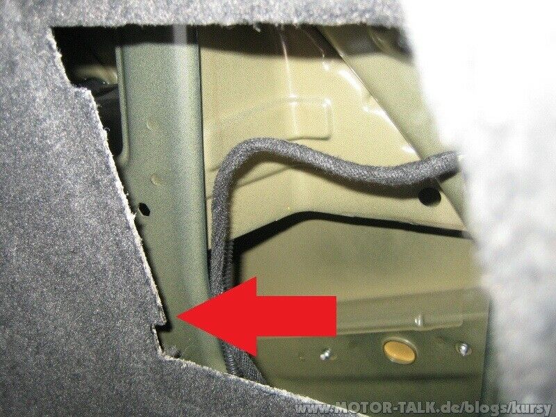 Einbau 12V Steckdose im Laderaum des Astra H Caravan