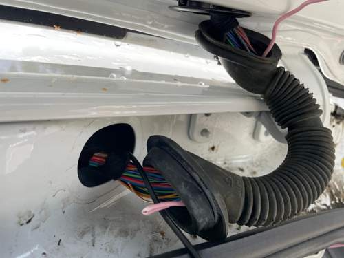 Kabeldurchführung Heckklappe