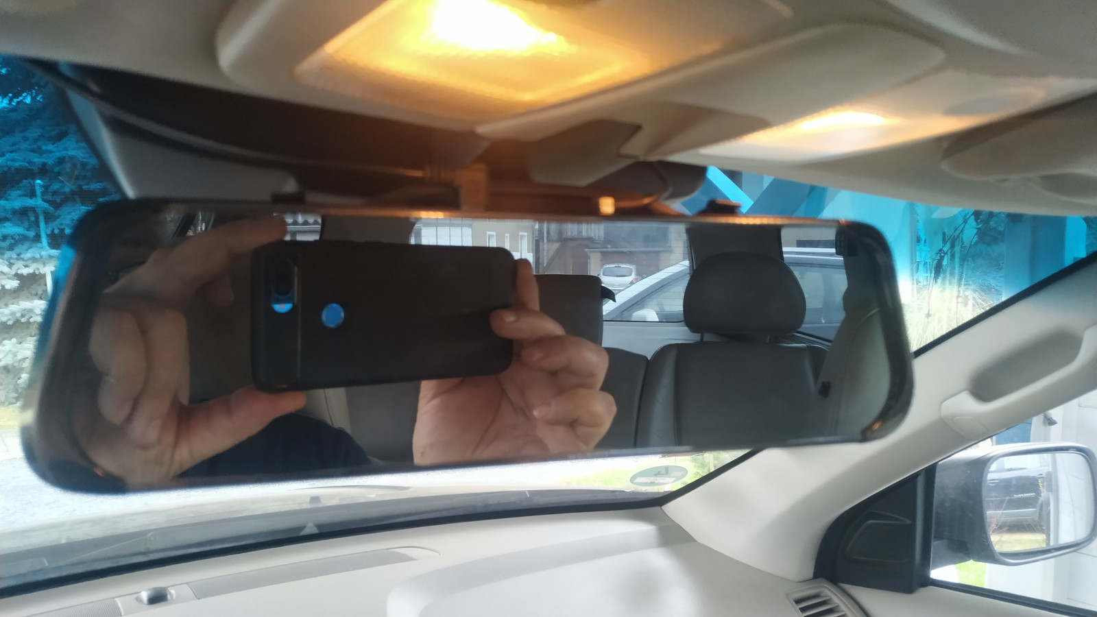 Einbau Spiegel-Rückfahrkamera XC70