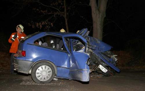 Drastische Unfallbilder sollen Jugendliche zu verantwortlichem Fahren erziehen.