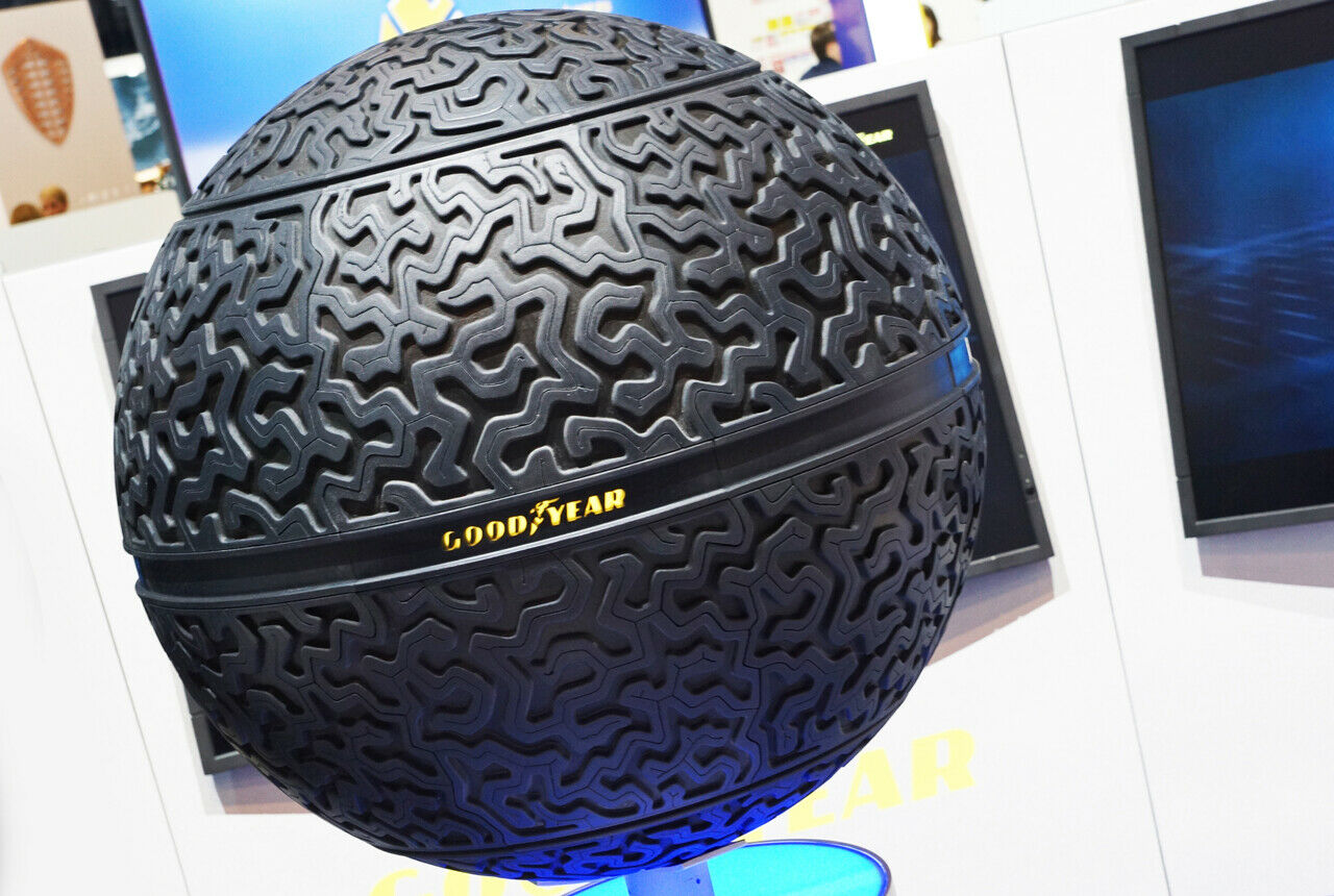 Goodyear zeigt in Genf eine Reifenstudie. Der kugelrunde Eagle-360 stammt aus dem 3D-Drucker