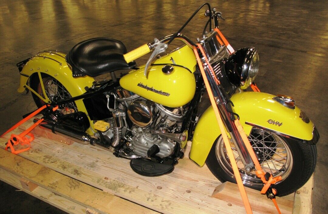 Nach 42 Jahren tauchte diese Hydra-Glide beim Zoll wieder auf. Edgar Howard Johnson, der Sohn des ehemaligen Besitzers, freute sich sehr