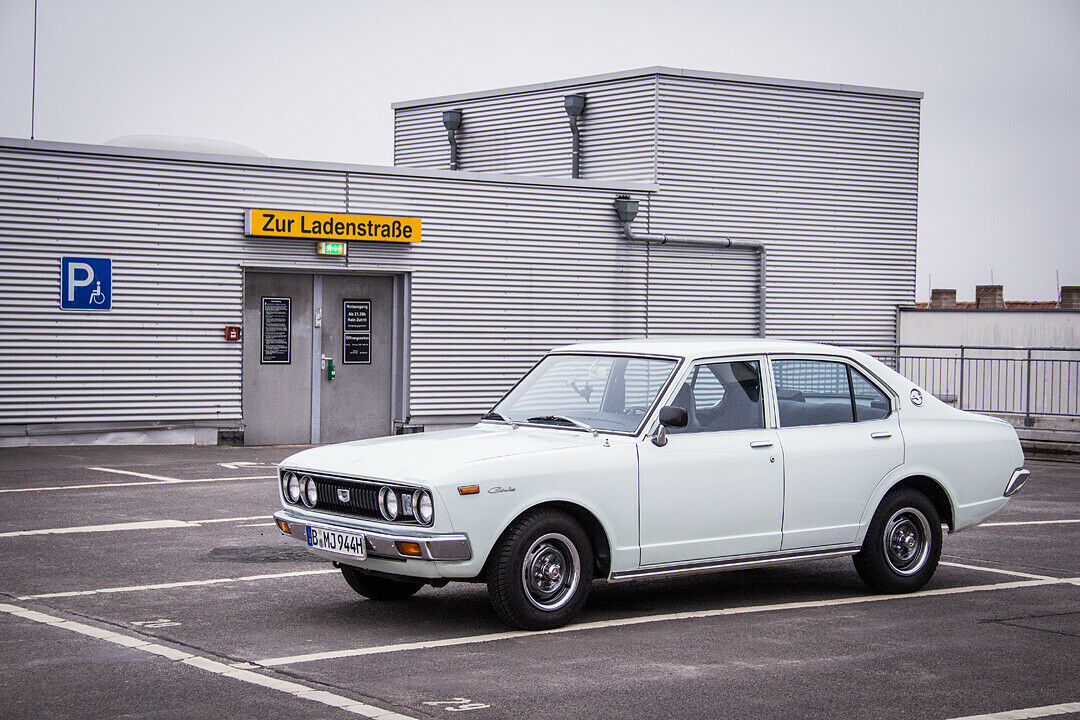 Während der Bauzeit der Baureihe TA 12/TA 14 änderte Toyota mehrfach die Technik: Stärkere Motoren, mehr Leistung. Äußerlich tat sich jedoch wenig