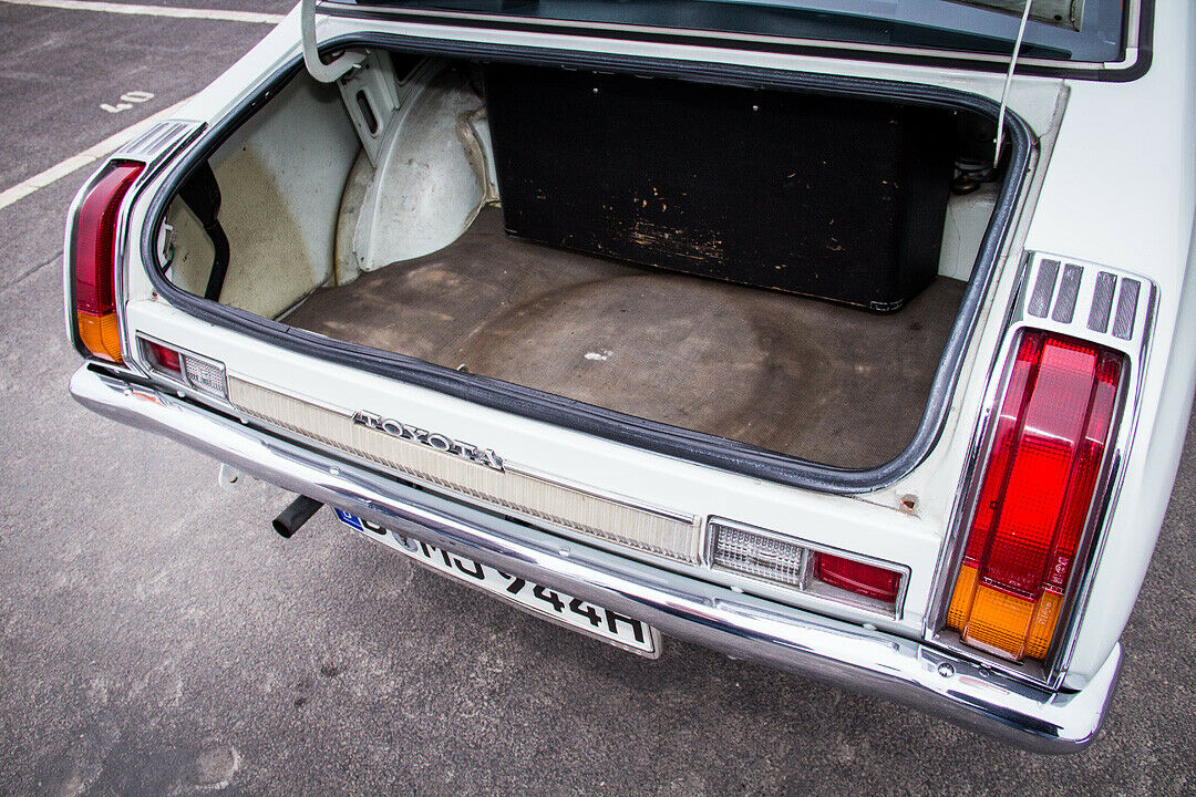 Toyota Carina 1976: Blick in den Kofferraum