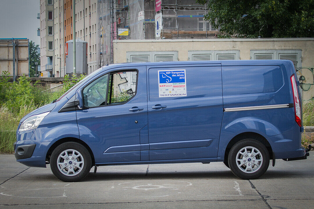 "Ist das der Neue?" Der Transit ist groß und klobig, wird von Fans aber sofort erkannt