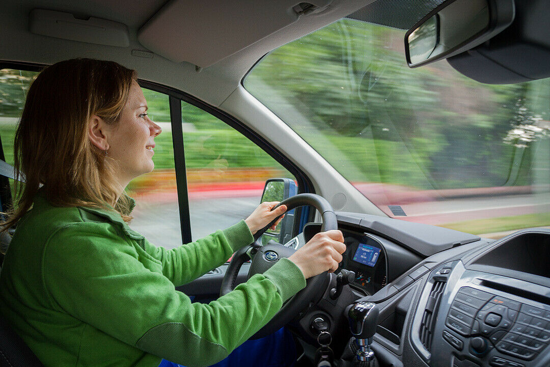 MOTOR-TALK Redakteurin Sabine Stahl gefallen die hohe Sitzposition und die großen Außenspiegel