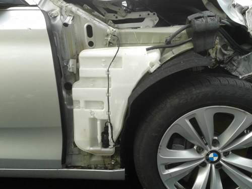 Wischwasserbehaelter-bmw