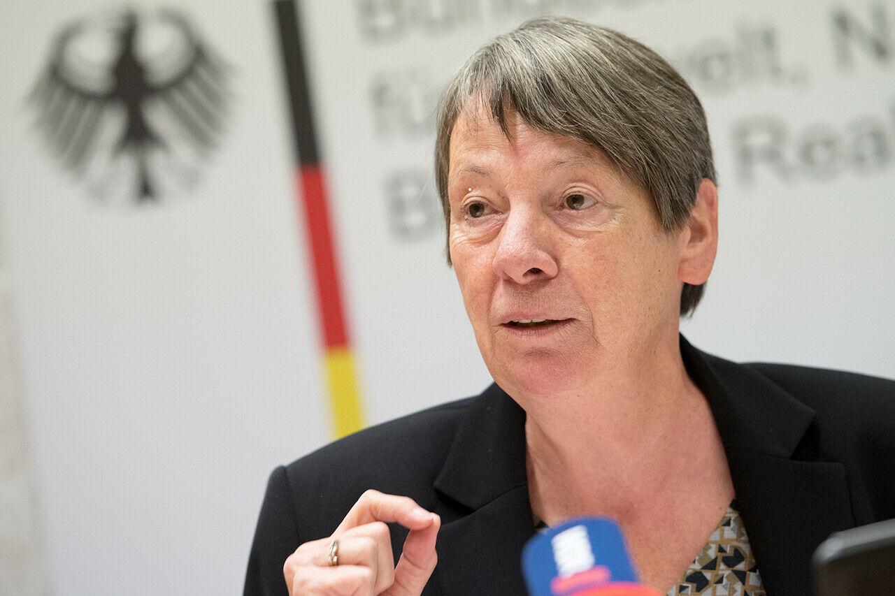 Bundesumweltministerin Barbara Hendricks forderte, dass die Automobilindustrie die Nachrüstung auf eigene Kosten durchführen solle